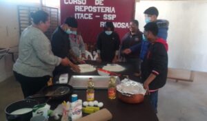 SSP-046-2026.-Imparte-DEMA-e-ITACE-taller-de-reposteria-a-adolescentes-en-conflicto-con-la-Ley-Penal-1-850x500